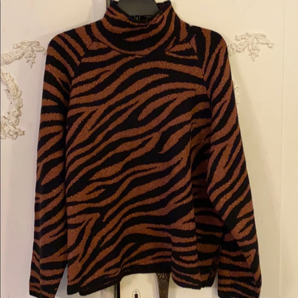 Gorgeous tiger sweater